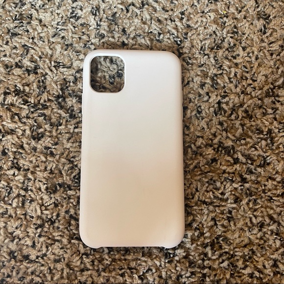 White IPhone 11 case - Picture 1 of 4